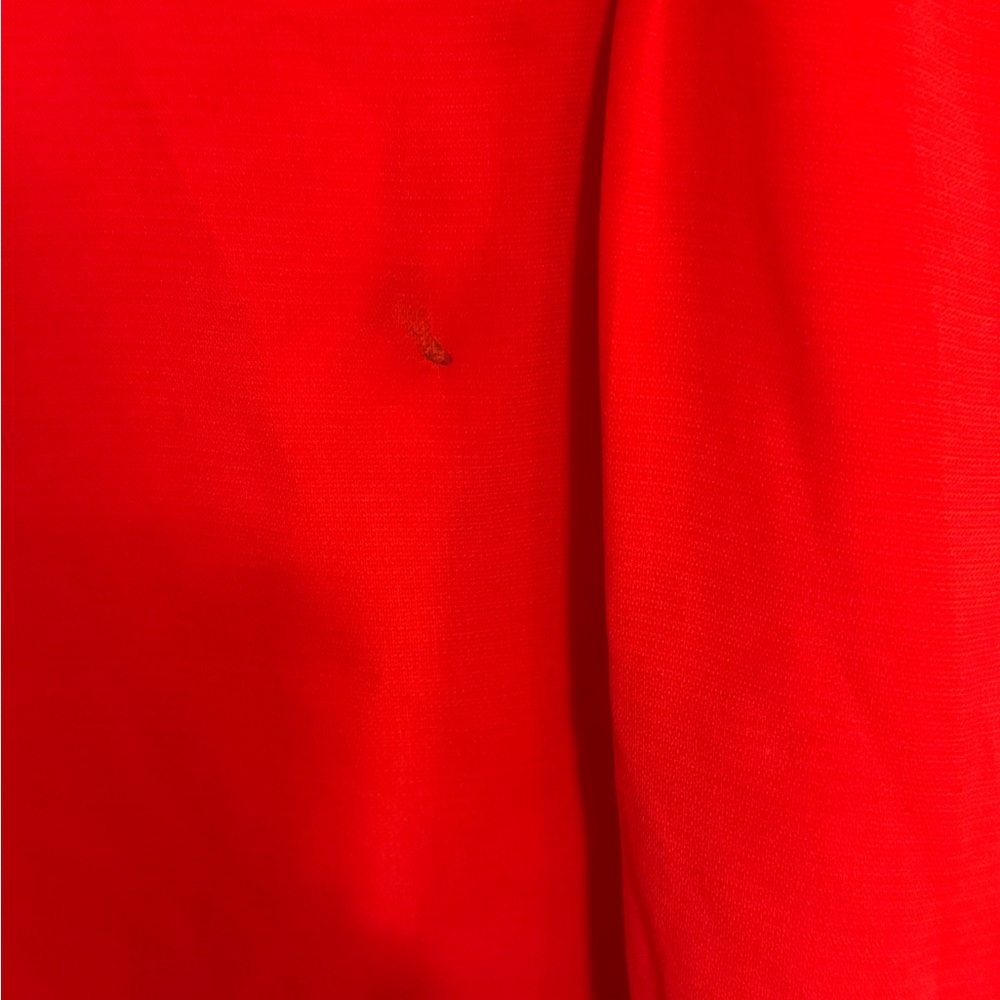 Red top - Picture 2 of 4